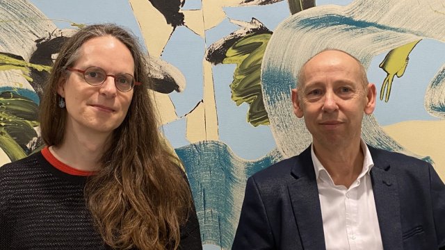 Anne Vernooij en Tim de Jong van het Steunpunt Gendervragen Amsterdam UMC.